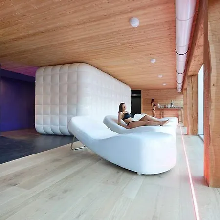 Aux Pieds Du Roi - & Breuil-Cervinia