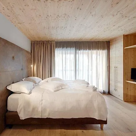 Aux Pieds Du Roi - & 4* Breuil-Cervinia