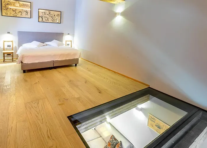 Aux Pieds Du Roi - & Lägenhetshotell